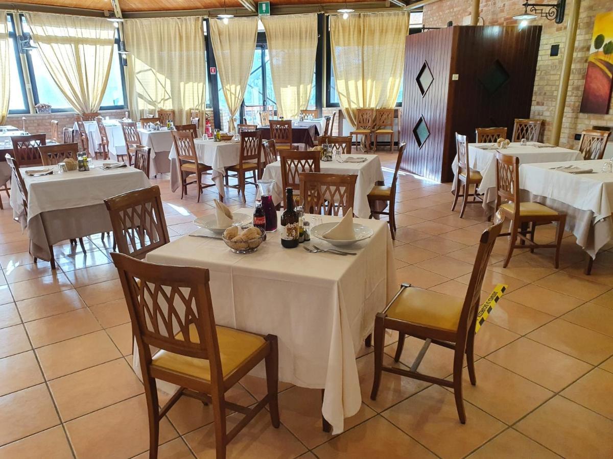 Hotel Holiday Foggia Eksteriør billede