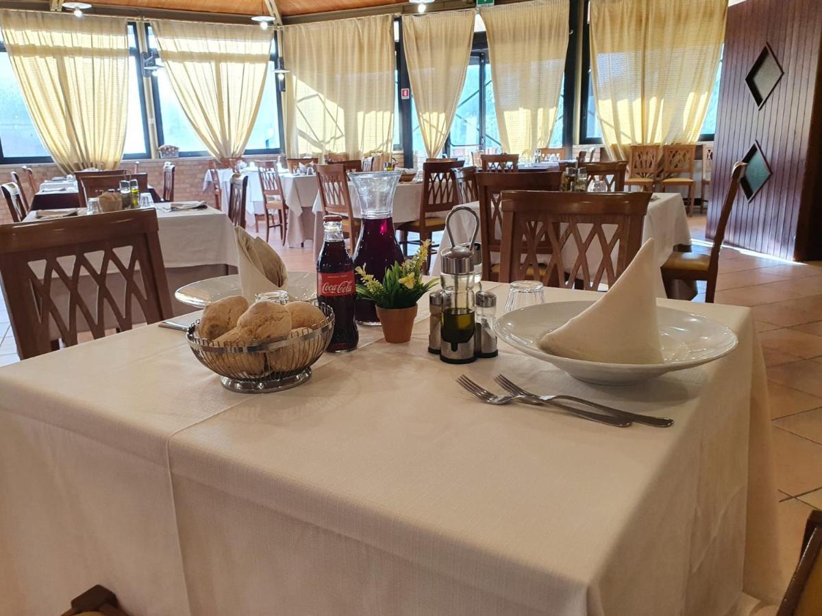 Hotel Holiday Foggia Eksteriør billede