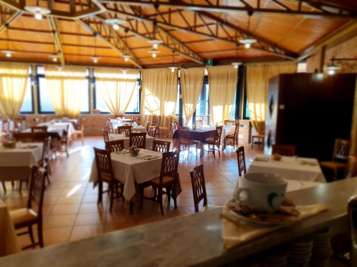 Hotel Holiday Foggia Eksteriør billede