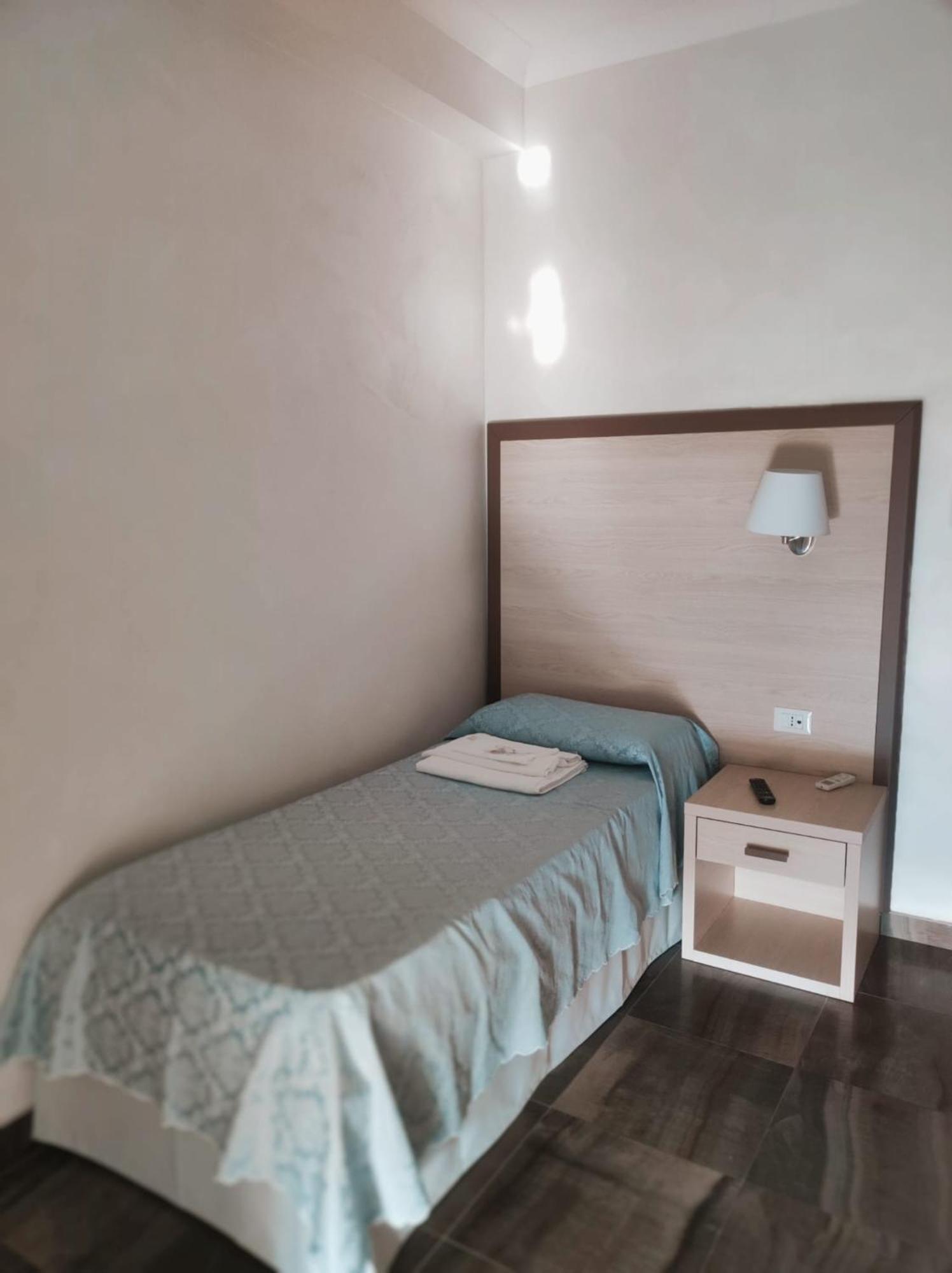 Hotel Holiday Foggia Eksteriør billede