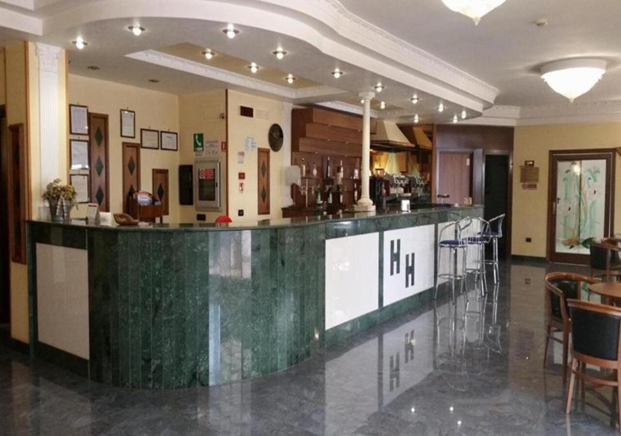 Hotel Holiday Foggia Eksteriør billede