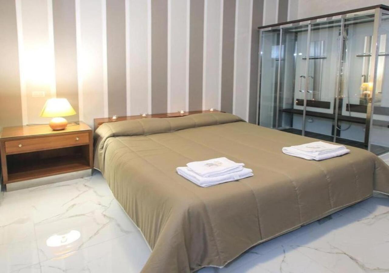 Hotel Holiday Foggia Eksteriør billede