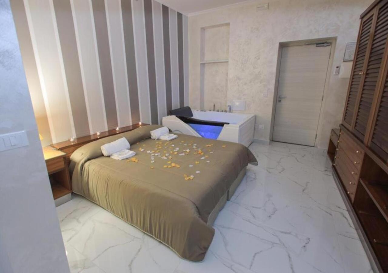 Hotel Holiday Foggia Eksteriør billede