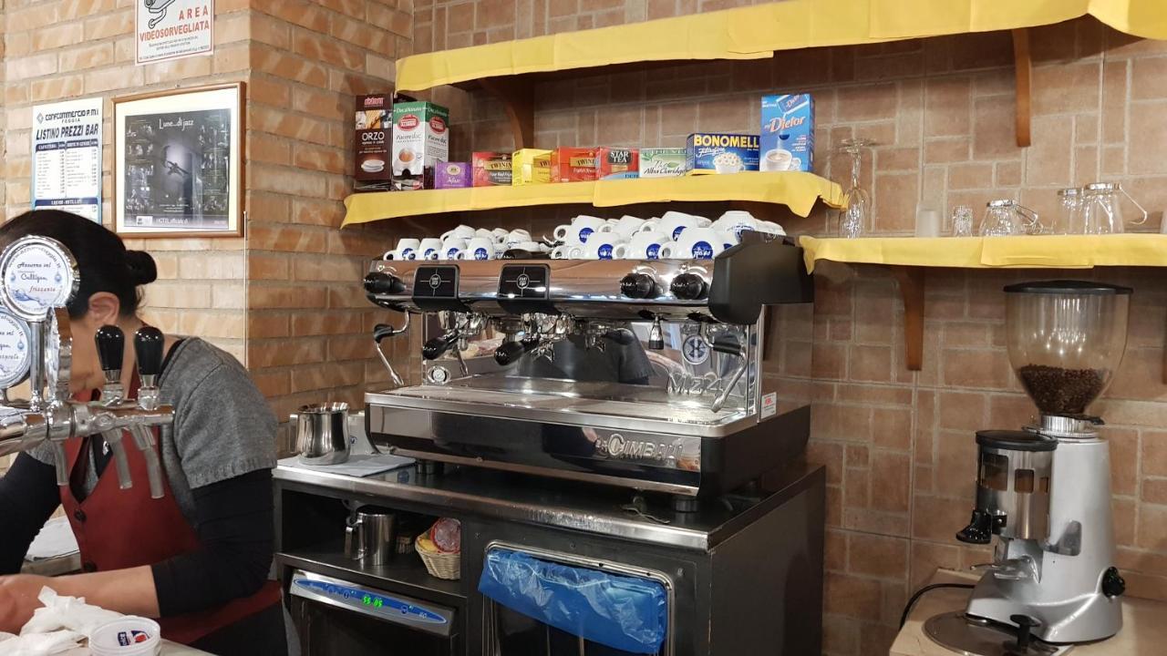 Hotel Holiday Foggia Eksteriør billede
