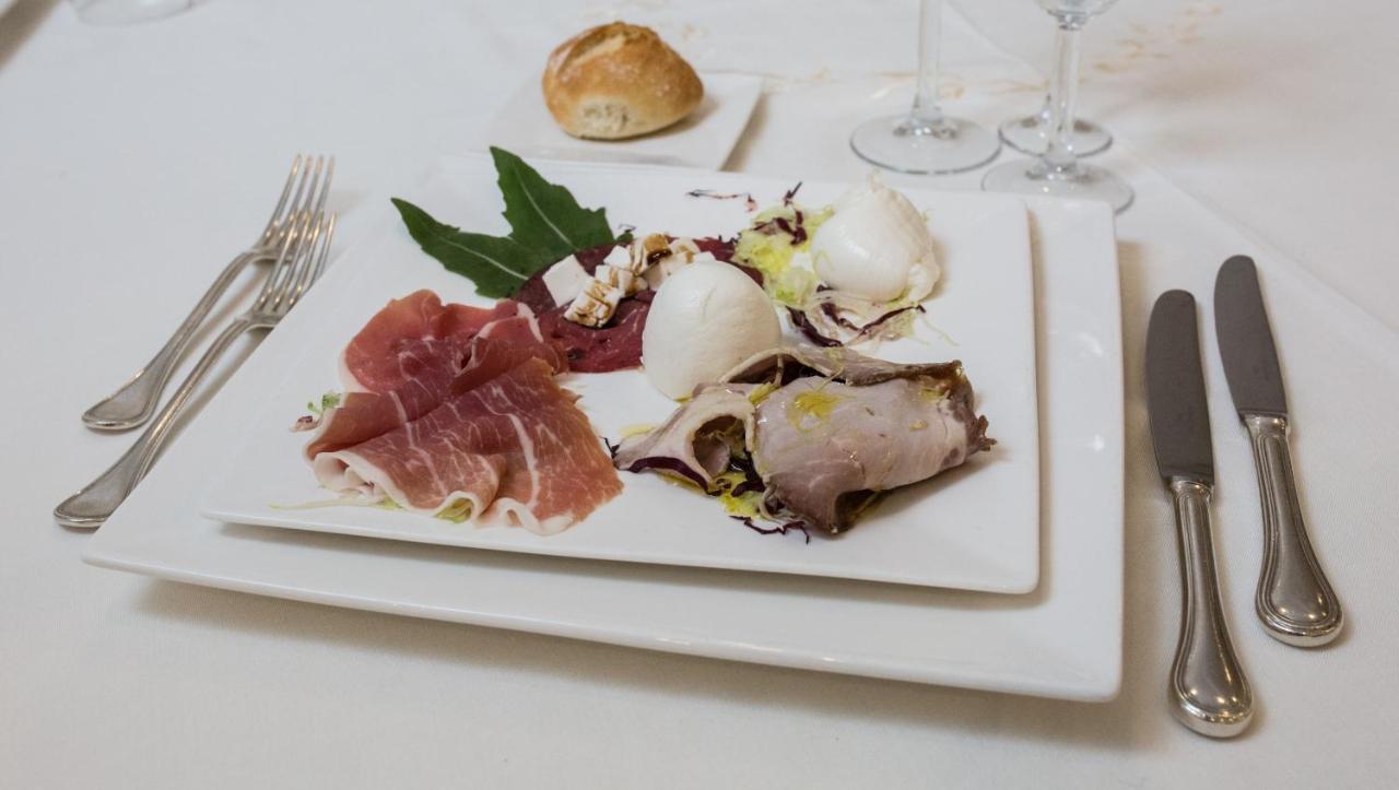 Hotel Holiday Foggia Eksteriør billede